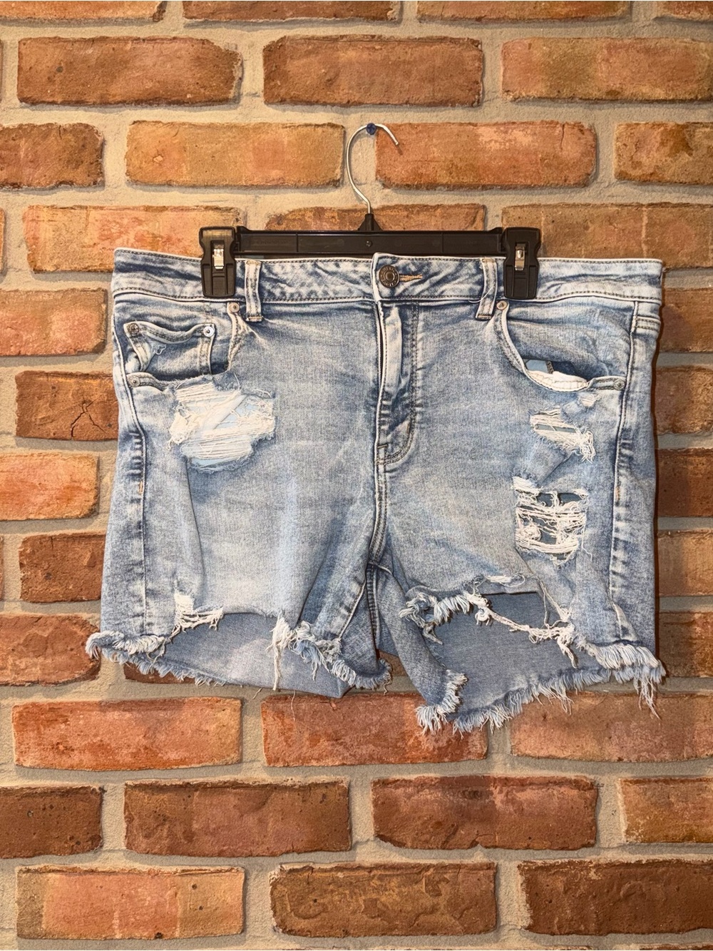 American Eagle Distressed Denim Shorts Women’s Size 18
